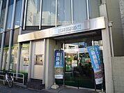 三井住友銀行 749m