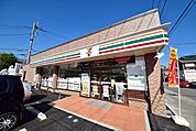 セブンイレブン横浜さちが丘店 465m