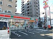 サンクス横浜生麦店 76m
