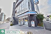 ローソン戸塚駅東口 コンビニ 180m
