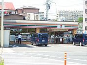 セブンイレブン 徒歩2分。 160m