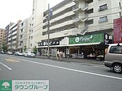 トップパルケ 徒歩7分。 560m