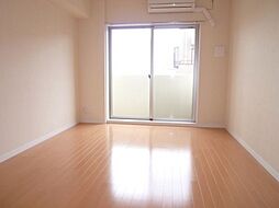 プレール・ドゥーク三鷹 2階1Kのリビング/ダイニング