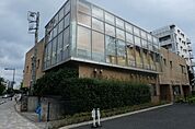 東久留米市立ひばりが丘図書館 698m