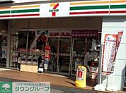 セブンイレブン新宿左門町店 徒歩4分。 260m