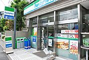 ファミリーマート南青山六丁目店 357m