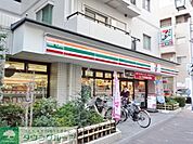 セブンイレブン 徒歩2分。コンビニ 150m