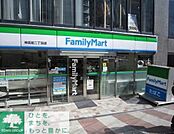ファミリーマート神宮前店 徒歩5分。 340m