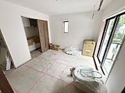 建築中