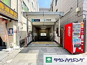 早稲田駅(東京メトロ 東西線) 徒歩25分。 1940m