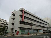 川口郵便局 677m
