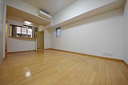 オーパスホームズ八丁堀 7階1LDKのリビング/ダイニング