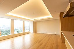 平河町森タワーレジデンス 18階2LDKのリビング/ダイニング