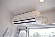 ローソンストア100台東上野桜木一丁目店 384m