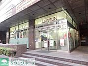 ナチュラルローソン新川二丁目店 徒歩6分。コンビニ 440m