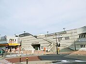 成田駅(JR 成田線) 徒歩8分。 630m