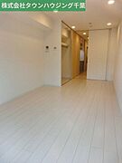 バルコニーから見た洋室