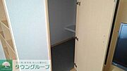 ベッド下ウォークインクローゼット完備