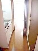 エントランスからお部屋へ