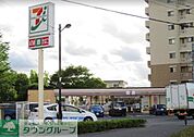 セブンイレブン府中是政3丁目店 徒歩3分。コンビニ 200m