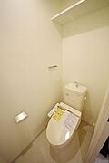 ★上部に収納もあり清潔感のあるトイレです★