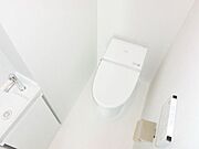 ★洗面台とウォシュレット付のトイレです★