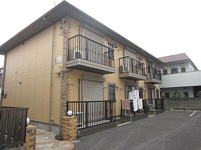 外観：ハウスメーカー施工の綺麗なアパートです。