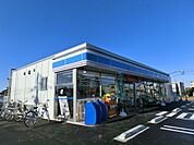 ローソン 徒歩16分。コンビニ 1220m