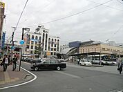 西船橋駅 1100m