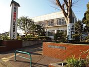 六実図書館 496m