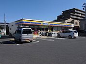ミニストップ前原東3丁目店 徒歩7分。コンビニ 520m