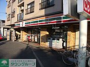 セブンイレブン船橋市場店 徒歩4分。コンビニ 280m