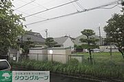 圧迫感がないお部屋です