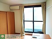 1階フローリング。.2階カーペット敷き。同タイプの写真です。
