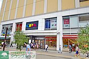 ユニクロ新百合丘オーパ店 徒歩27分。ショッピングセンター 2090m