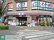 セブンイレブン町田鶴川駅北口店 徒歩7分。コンビニ 550m