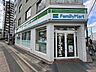 周辺：ファミリーマート　上戸田二丁目店 徒歩7分。 530m