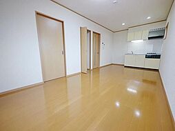 アムール東領家 203 2階1LDKのリビング/ダイニング