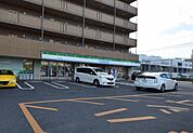 ファミリーマート戸田全農通り店 774m