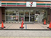 セブンイレブン川口駅東口店 徒歩6分。 420m