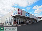 ウエルシア草加稲荷5丁目店 徒歩4分。ドラックストア 310m