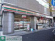 セブンイレブン 徒歩2分。コンビニ 130m