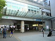 成城学園前駅 1300m