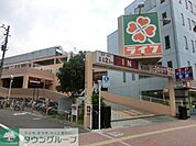 ライフ 徒歩9分。スーパー 670m