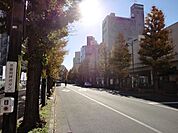 三鷹駅北口 420m