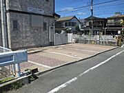 ～お車はこちらにとめれます～