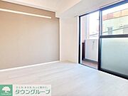 ★アクセントクロスがお洒落な室内★