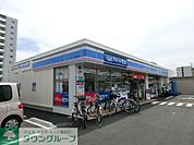 ローソン 徒歩11分。コンビニ 830m