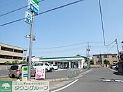 ファミリーマート越谷七左町二丁目店 徒歩6分。コンビニ 410m