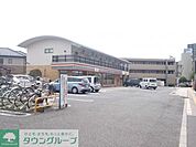 セブンイレブン 徒歩7分。コンビニ 530m